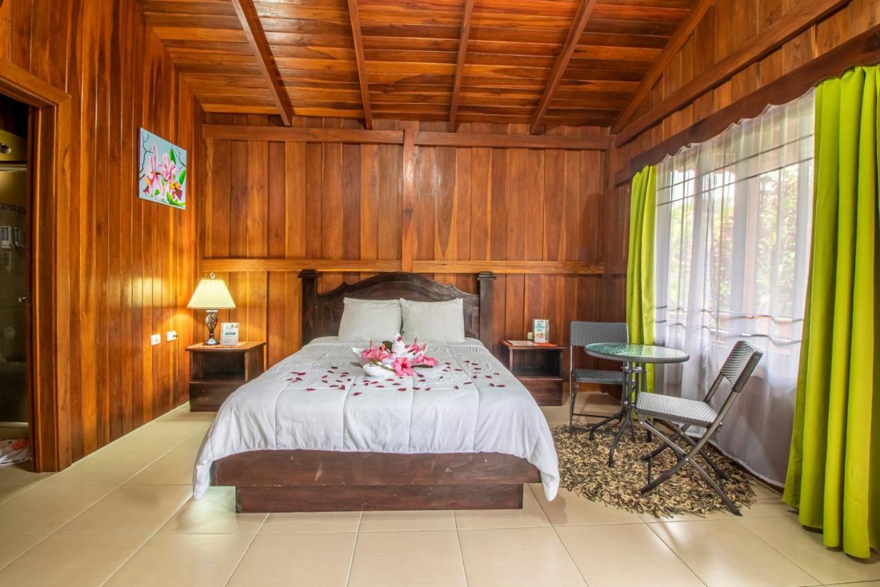 Hotel Rancho Cerro Azul La Fortuna Екстер'єр фото