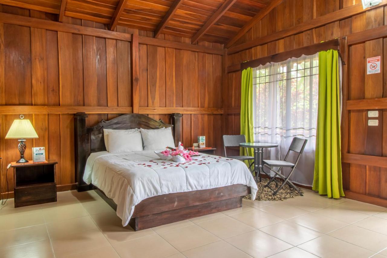 Hotel Rancho Cerro Azul La Fortuna Екстер'єр фото