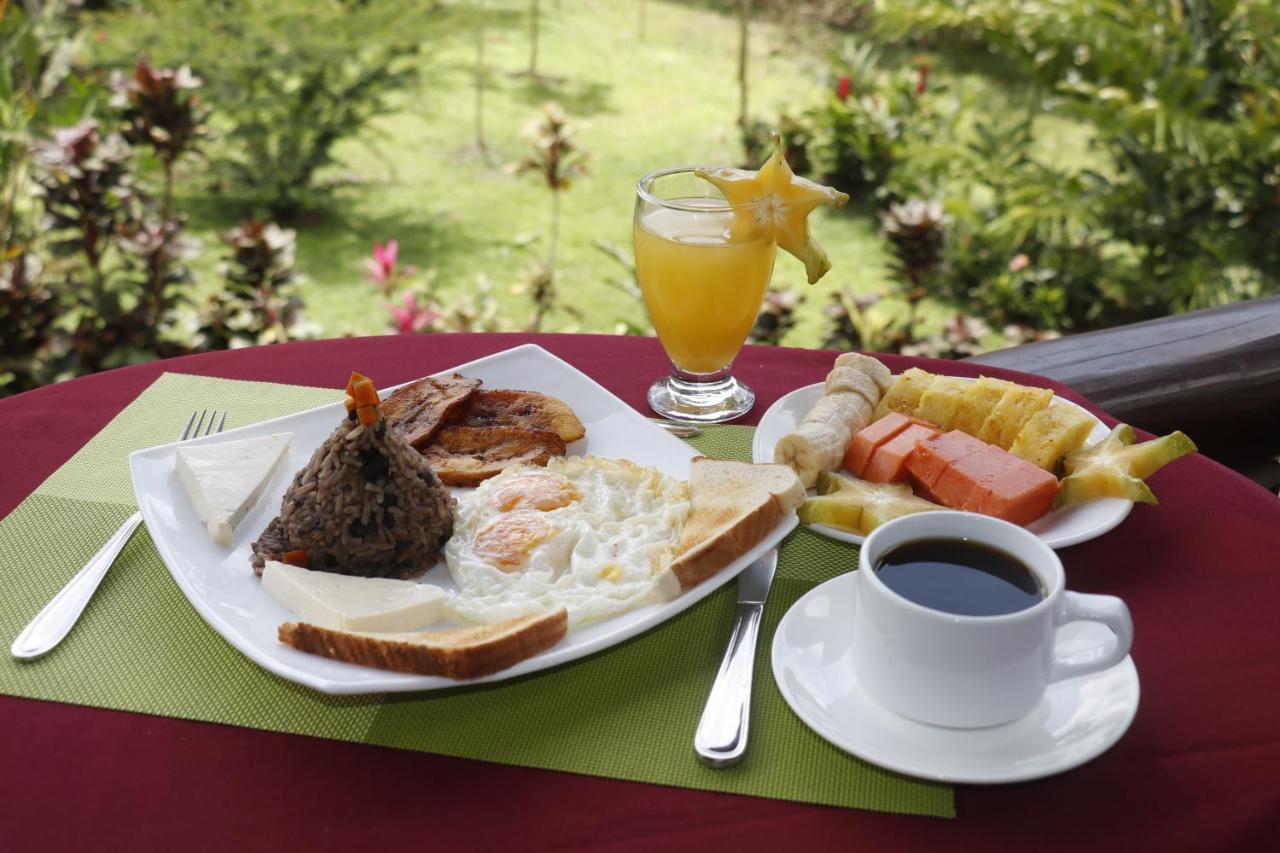 Hotel Rancho Cerro Azul La Fortuna Екстер'єр фото