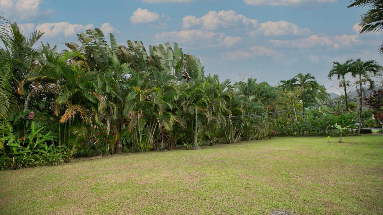 Hotel Rancho Cerro Azul La Fortuna Екстер'єр фото