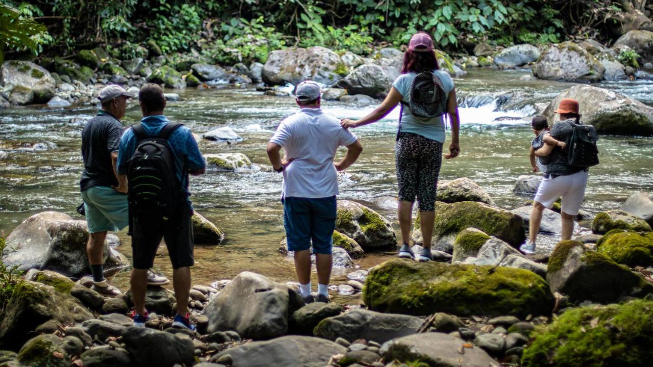 Hotel Rancho Cerro Azul La Fortuna Екстер'єр фото