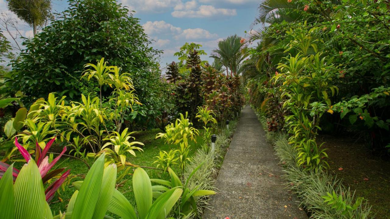 Hotel Rancho Cerro Azul La Fortuna Екстер'єр фото