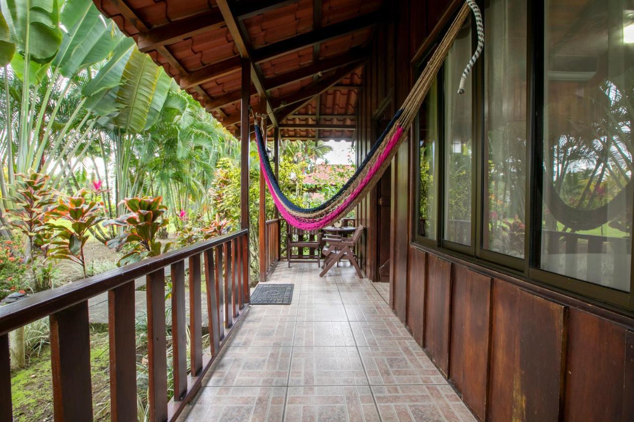 Hotel Rancho Cerro Azul La Fortuna Екстер'єр фото